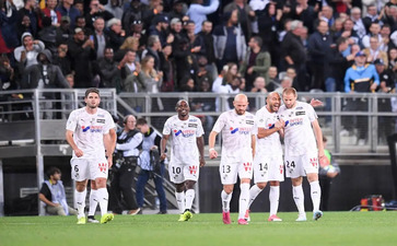 未成年人下订单陪伴成年人？记者暗访陪玩行业混乱